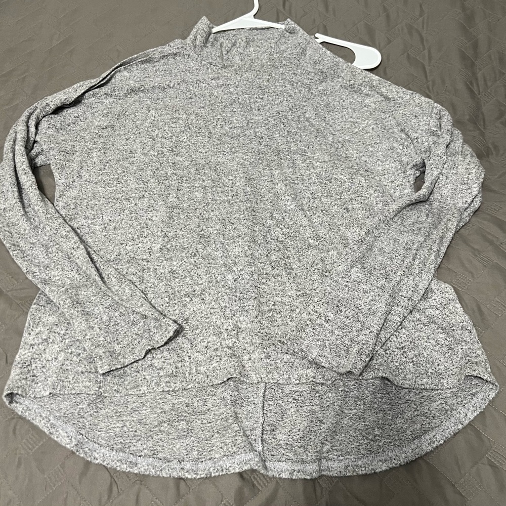 Women Hummingbird long sleeve top size (L)